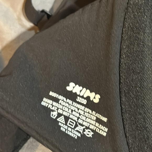 SKIMS PUSH UP BRA - Picture 3 of 3